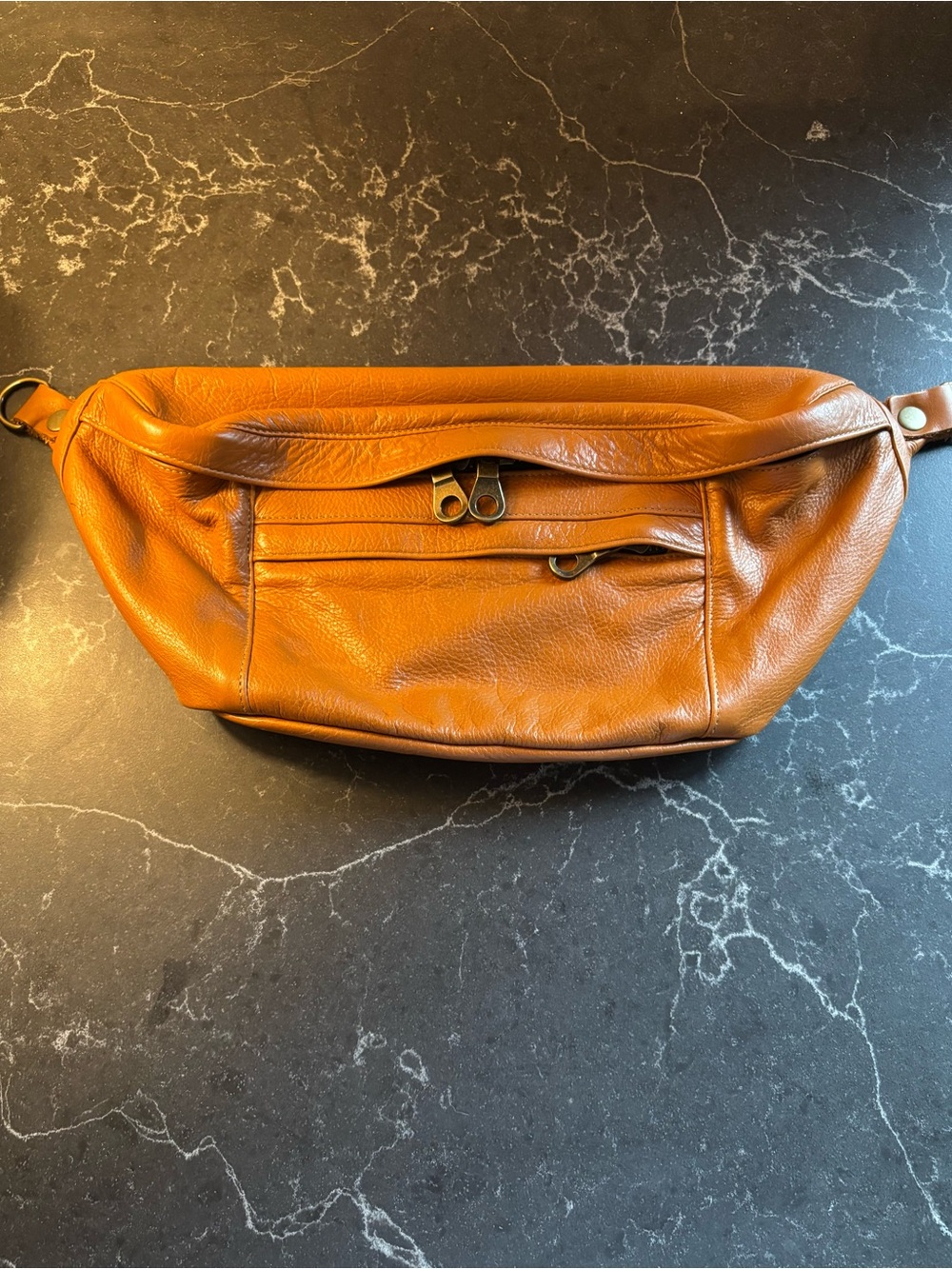 Parker Thatch Cross Your Heart sling bag in British Tan